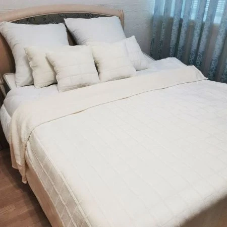Плед 150*200см фланель рис. Клетка молочная ДомВелл