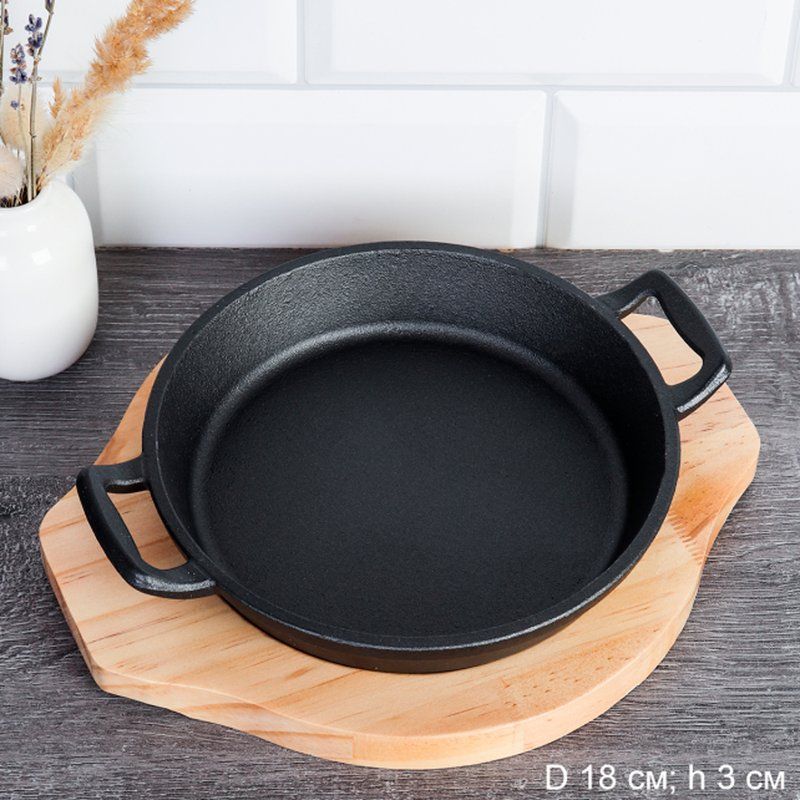 Сковорода 18*3,5см чугун круглая, на дер.подставке F-101(20)