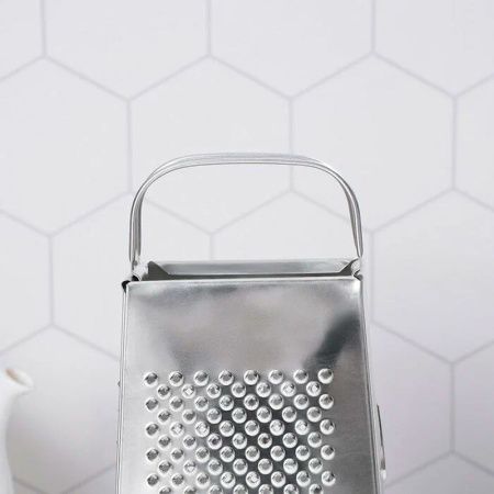 Терка 4 гранная 11*8,5*22см белая жесть в сервисной упаковке К01.000.02 (60)